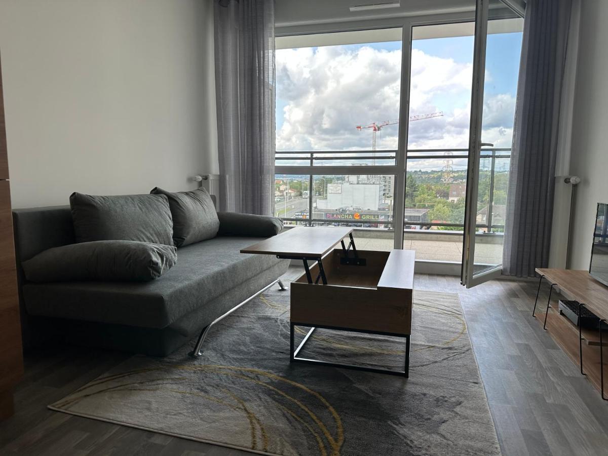 Agreable 2 Pieces Avec Balcon Et Parking Transports By Immo Kit Bnb Сарсель Екстер'єр фото