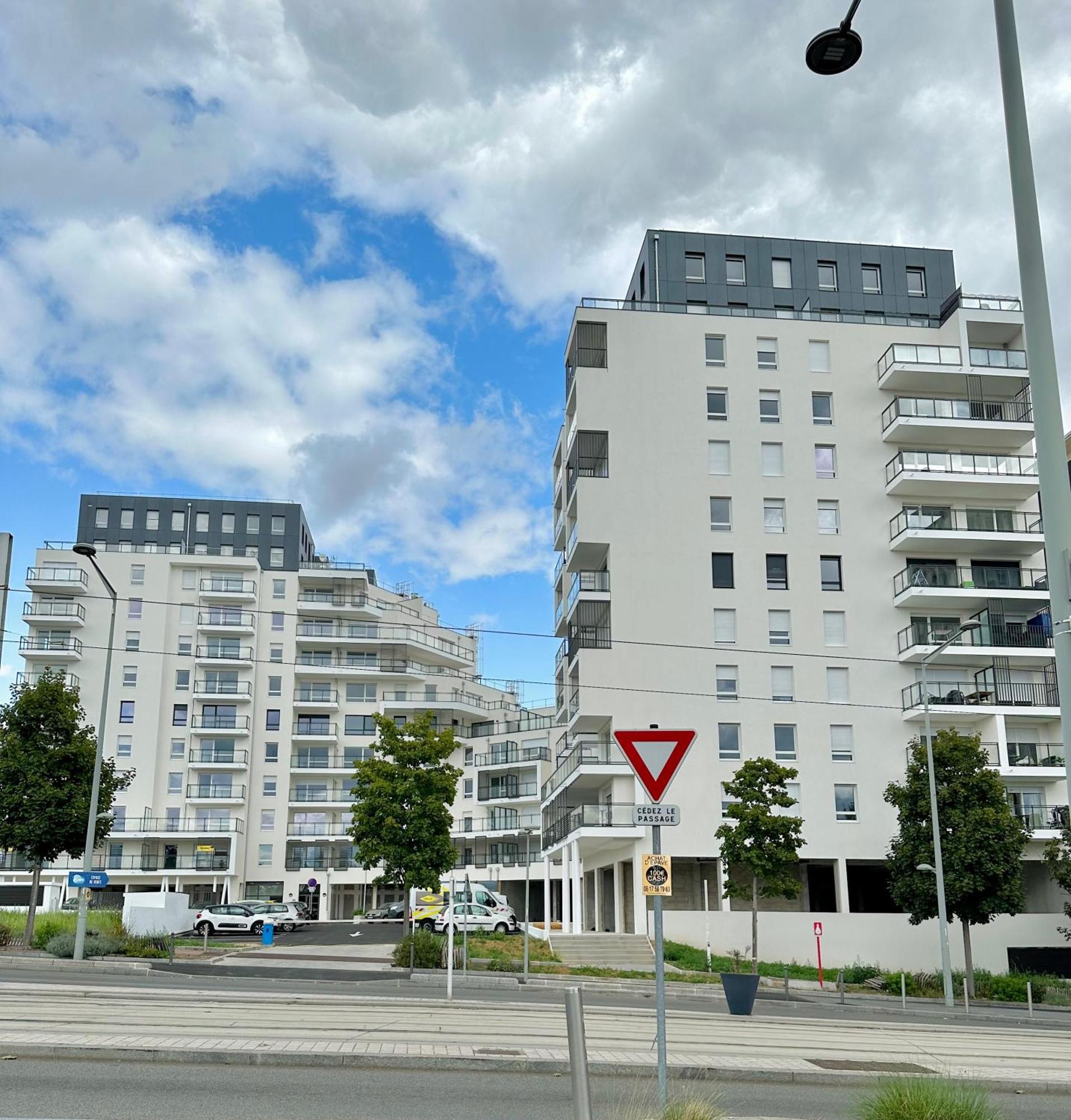 Agreable 2 Pieces Avec Balcon Et Parking Transports By Immo Kit Bnb Сарсель Екстер'єр фото